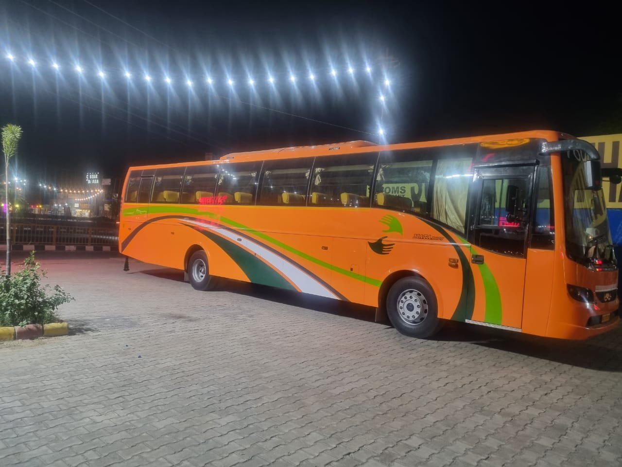 WhatsApp Image 2025-12-04 at 16.06.50_857f1630.jpg - Supreme Car Rental